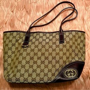 Gucci Beige and Brown Signature Tote